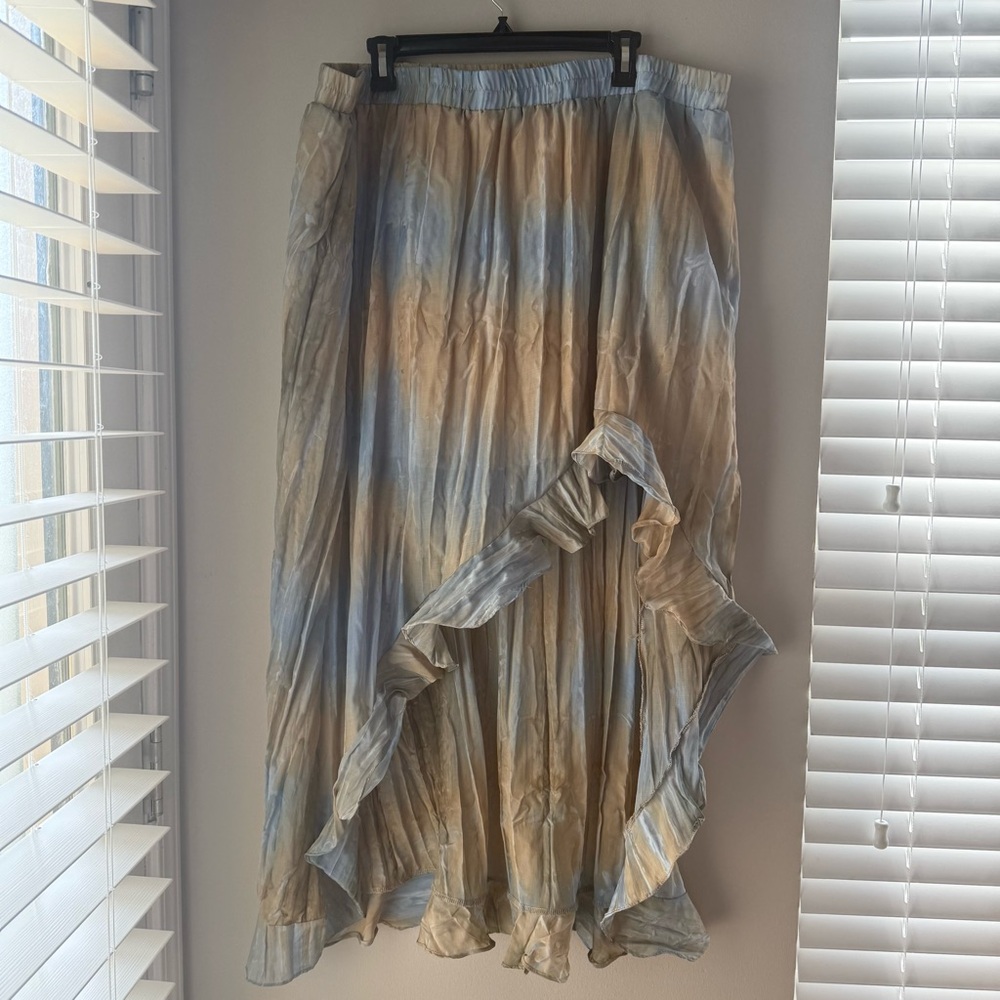 Elegant Blue and Tan Skirt
